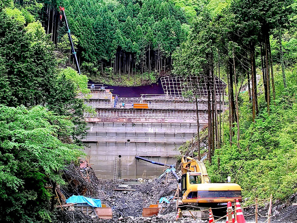 山間部の砂防ダム工事